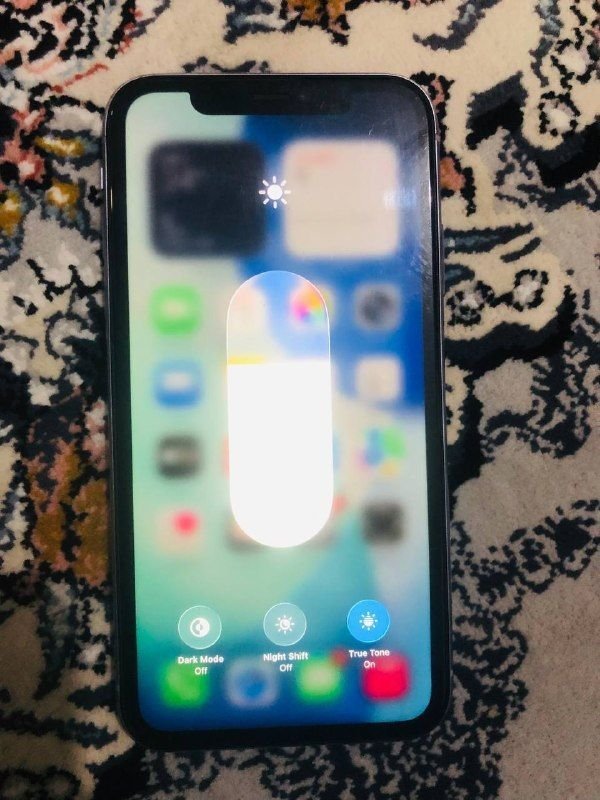 Simple iPhone 11, 128 battery, 71, everything is checked, the price is 9500, it is in good condition, it can also be covered, buyer can pay 0799313241