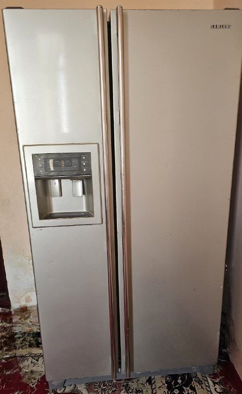 Samsung side by side refrigerator - clean and healthy