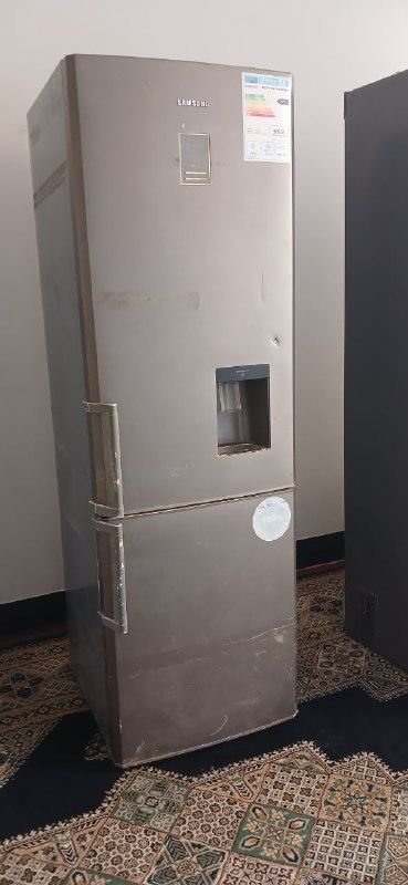 Selling Samsung refrigerators
