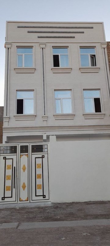 House for sale on three floors