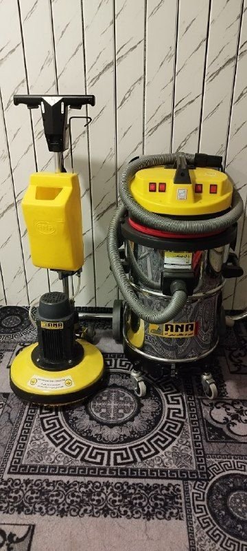 Three-motor vacuum cleaner