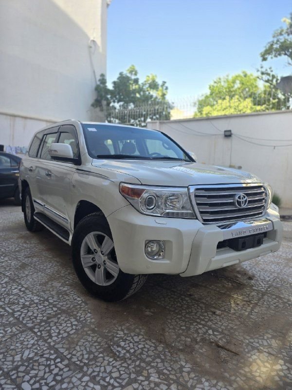 Selling a used Toyota Land Cruiser car