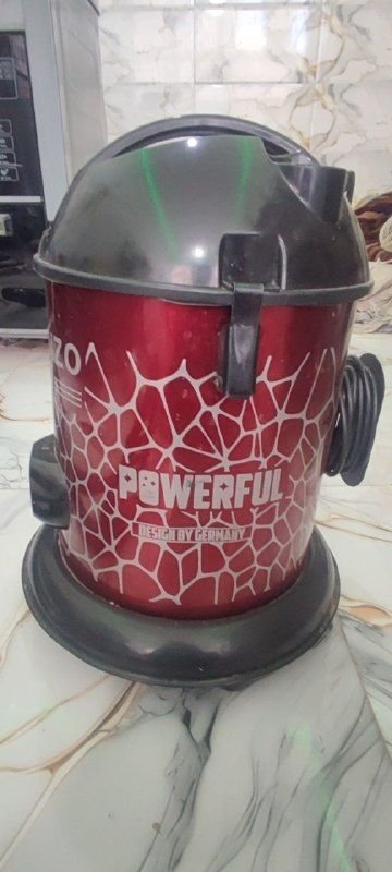 A healthy vacuum cleaner with a guarantee of working with strong suction, lump sum price, no chin, 1800