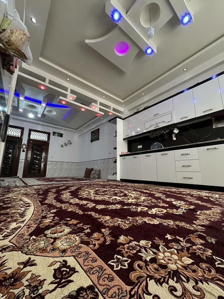 hello Selling carpets. 100% cotton