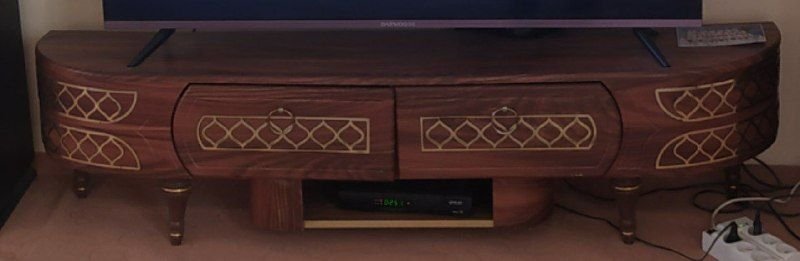 Wooden TV table for 700