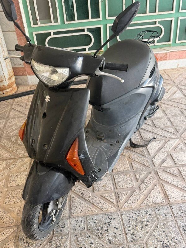 Urgent sale of a 50 cc motorcycle, model 2018, in mint condition, everything checked, very low consumption.