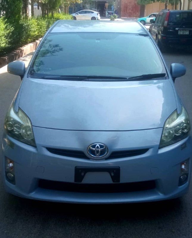 Selling a Prius three face car
