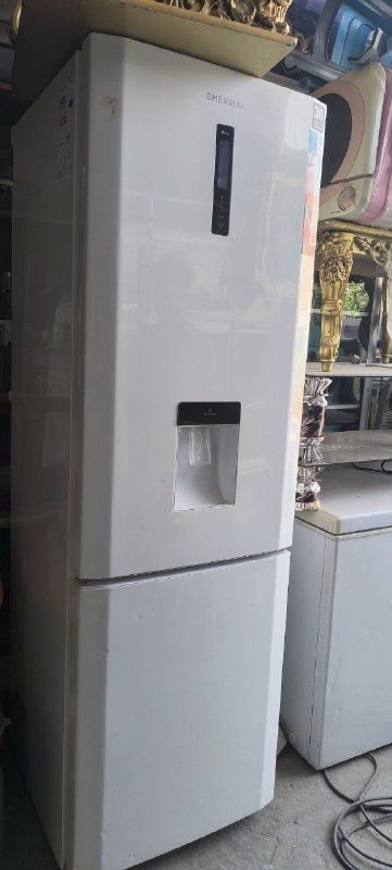 The company's gas and engine are of white color, it is made of bride's dowry, it is very little used, it is like new, with full warranty, at a very reasonable price, under the market price of 14,000 thousand.