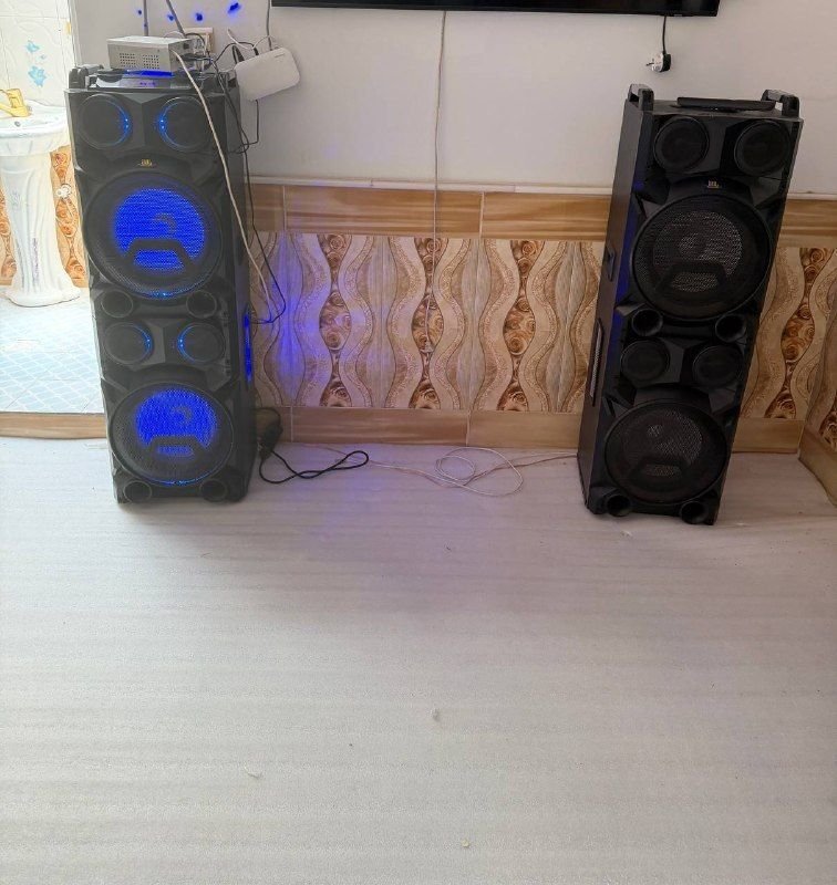 Hello, two pieces of JBL dance band with light, flash, can be connected to phone and TV, price is 14 thousand afghani, 0799247347