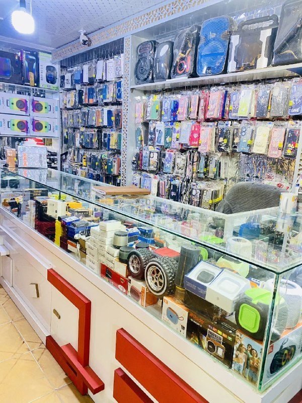 The sale of a mobile phone accessories shop in Shahr-e-Nou, Hazrat Market, second door, third shop on the right, price four lakhs, agreed.