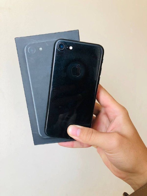 iPhone 7 (cartoned)