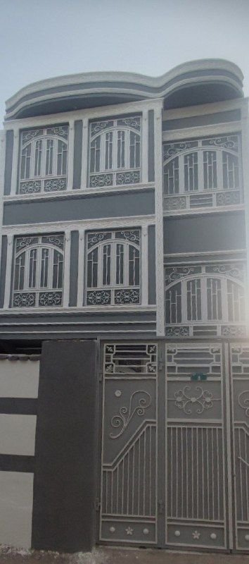 Two and a half story house for rent, clean and tidy