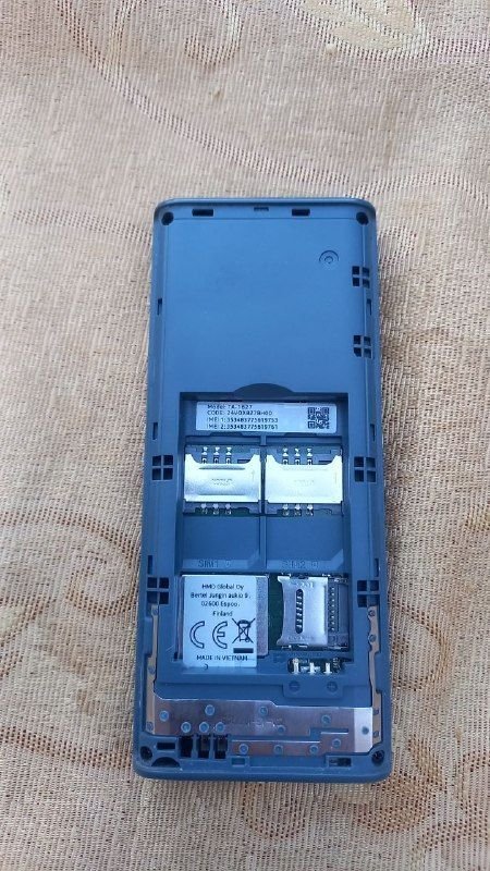 Hello, I am selling a simple Nokia phone in good condition, without battery, with a charger box, I bought it for 800, but now I am selling it for 500.