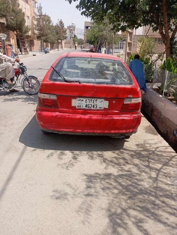 Sale of two-door compact car, check price, 80,000, clean for two years