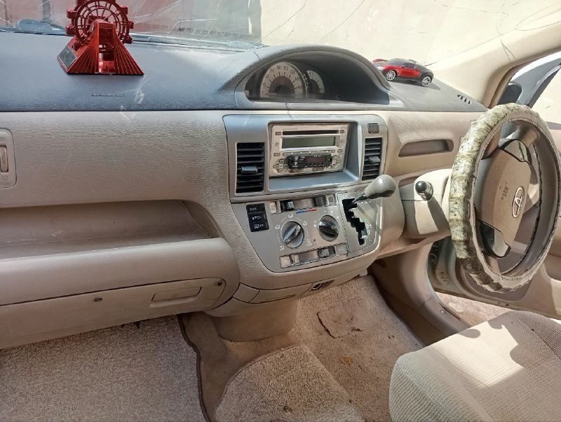Selling a 2007 model car, a Czech gearbox, no smoke or steam, active sound system, price 79 thousand