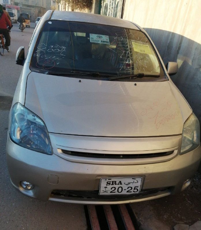 Sale of motor room chat cut car with master warranty, oil usage also with warranty, price one lakh