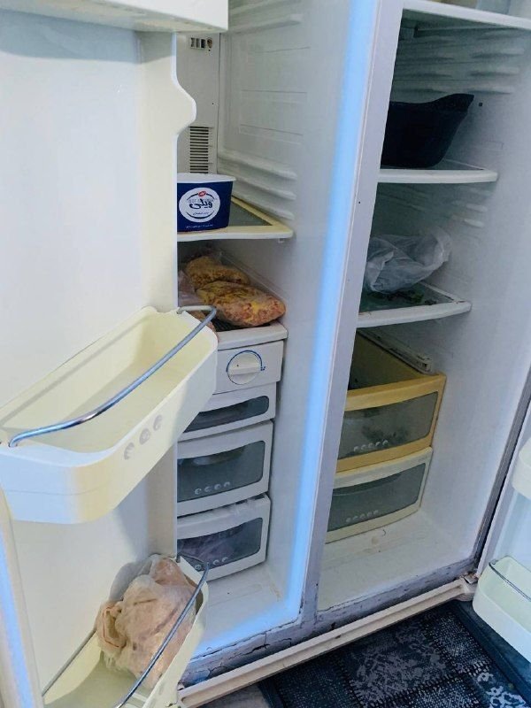 Selling a double refrigerator for 13,000
