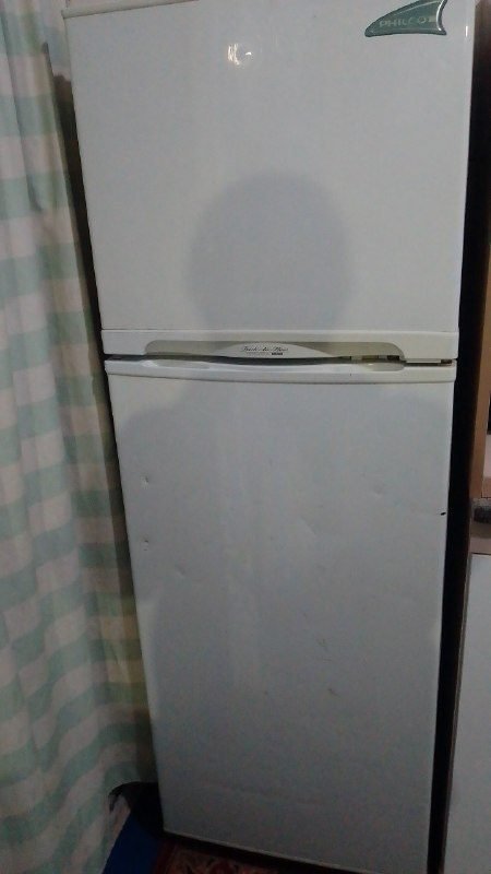 Hello, a new, clean refrigerator is for sale. Buyer only 0791653333