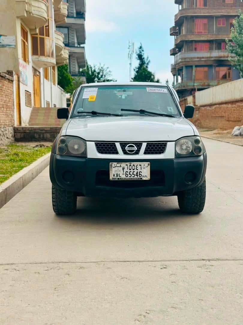Nissan 2005