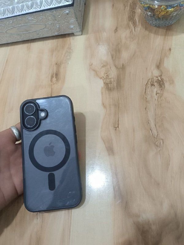 Simple iPhone 16