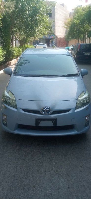 Selling a Prius three face car