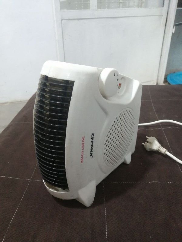 One poofy electric heater, excellent heating, healthy, stock, with a working guarantee, for the bathroom of Corsi, the house of the shop...
