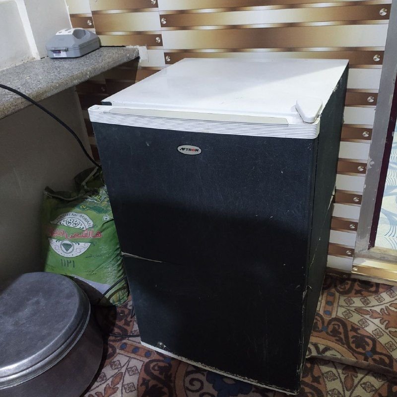 Selling a small refrigerator for the shop and an Aqua water purifier with 6 filters