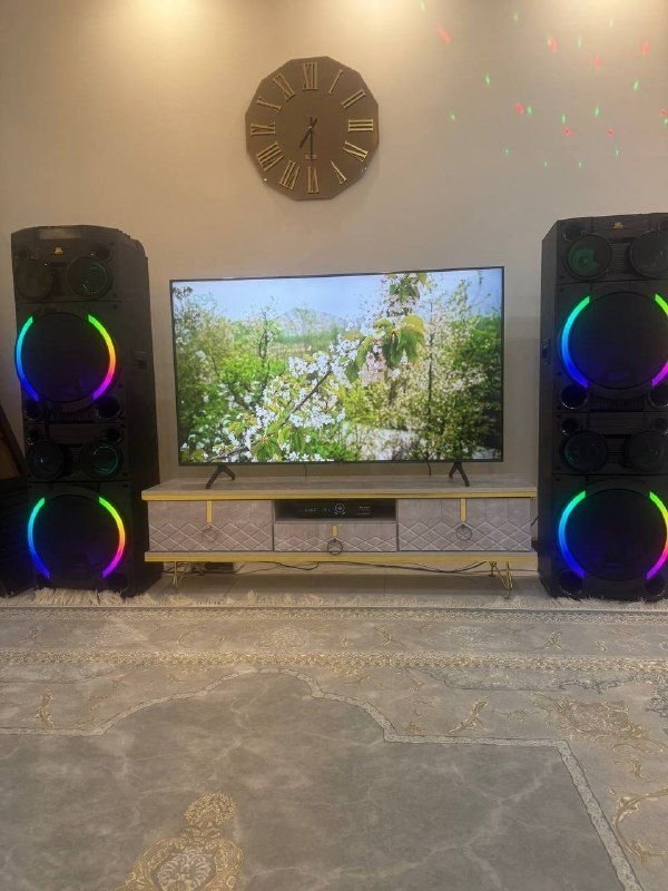 Hello, two sets of external GBL bands, dance lights, smoke generators, can be connected with a Bluetooth case, two flash drives, can be connected to the phone and TV, the price is 15 thousand afghani, 0799247347