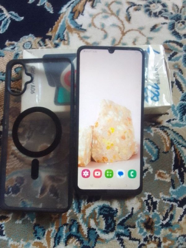 A06 phone for sale, memory 128 RAM, 4 registers, Iran, with a box, the phone is new, not used much, the price is 5 thousand 0798960750
