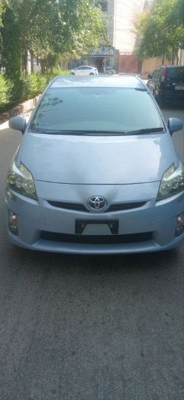 Selling a Prius three face car