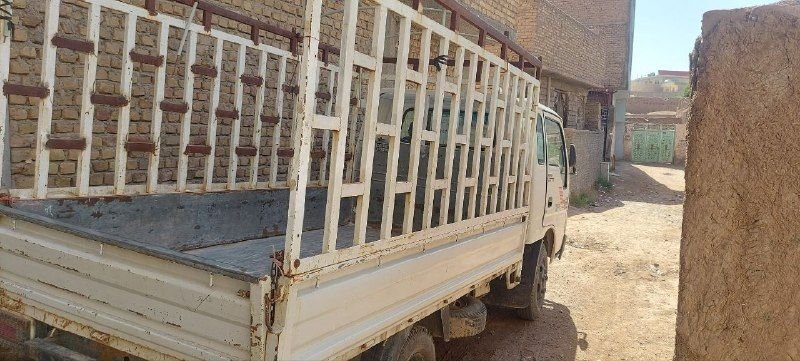 Selling a Korean Mazda car, leading carrier, Komani, Jawassir, one year old, very stable, price 350000, Afghani, contact 0799417518