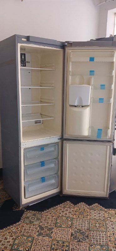 Selling Samsung refrigerators