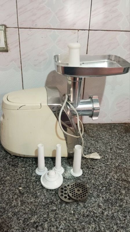 Healthy electric meat machine, price 1100 Afghanis, call 0781558692
