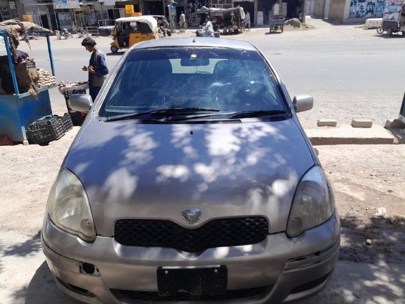 For sale Vitz car, model 2003, chat cut, full car, low consumption, price 75000, Bajuramed, 0797224470