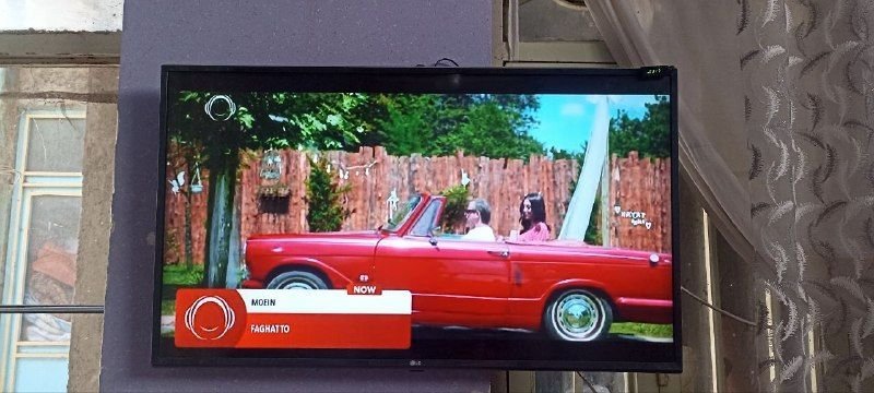 Hello, good time. LG 42 inch smart TV. I have used it for a month. I am selling it because I am traveling